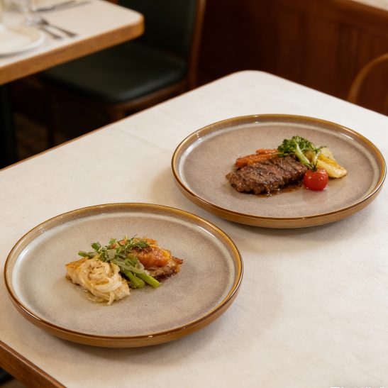 1pc of an 8u002F10 Inch Flat-Bottom Ceramic Plate, Fired in a Kiln And Colored Yellow, Ideal for Serving Dishes Like Desserts, Pasta, Steamed Fish, And Steaks. This Is a High-Quality, Long-Lasting jewelrystylees Suitable for Restaurants